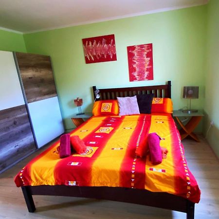 Modern Red & Blue Apartment Podstrana Esterno foto