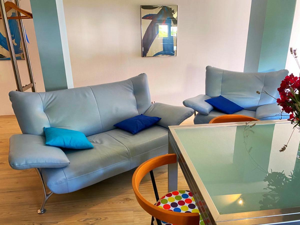 Modern Red & Blue Apartment Podstrana Esterno foto