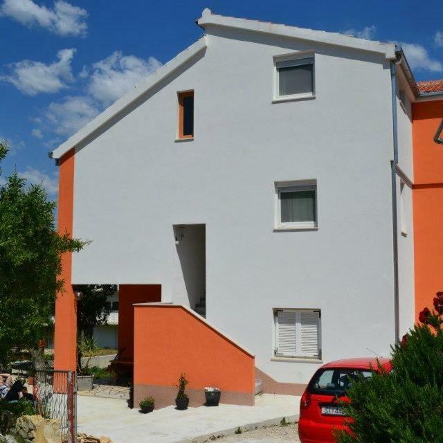 Modern Red & Blue Apartment Podstrana Esterno foto